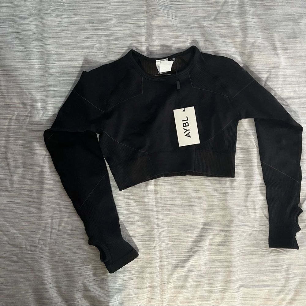 AYBL black reflex seamless long sleeve cropped top size small